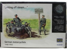 MASTER BOX German Motorcyclists 1940-1943 "Letting off steam..." 1/35 NO.MB3539